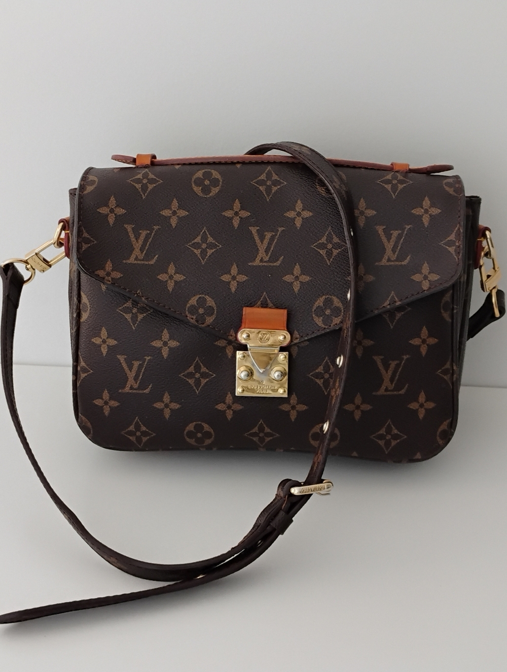 Louis Vuitton Pochette Metis Bag Meduim